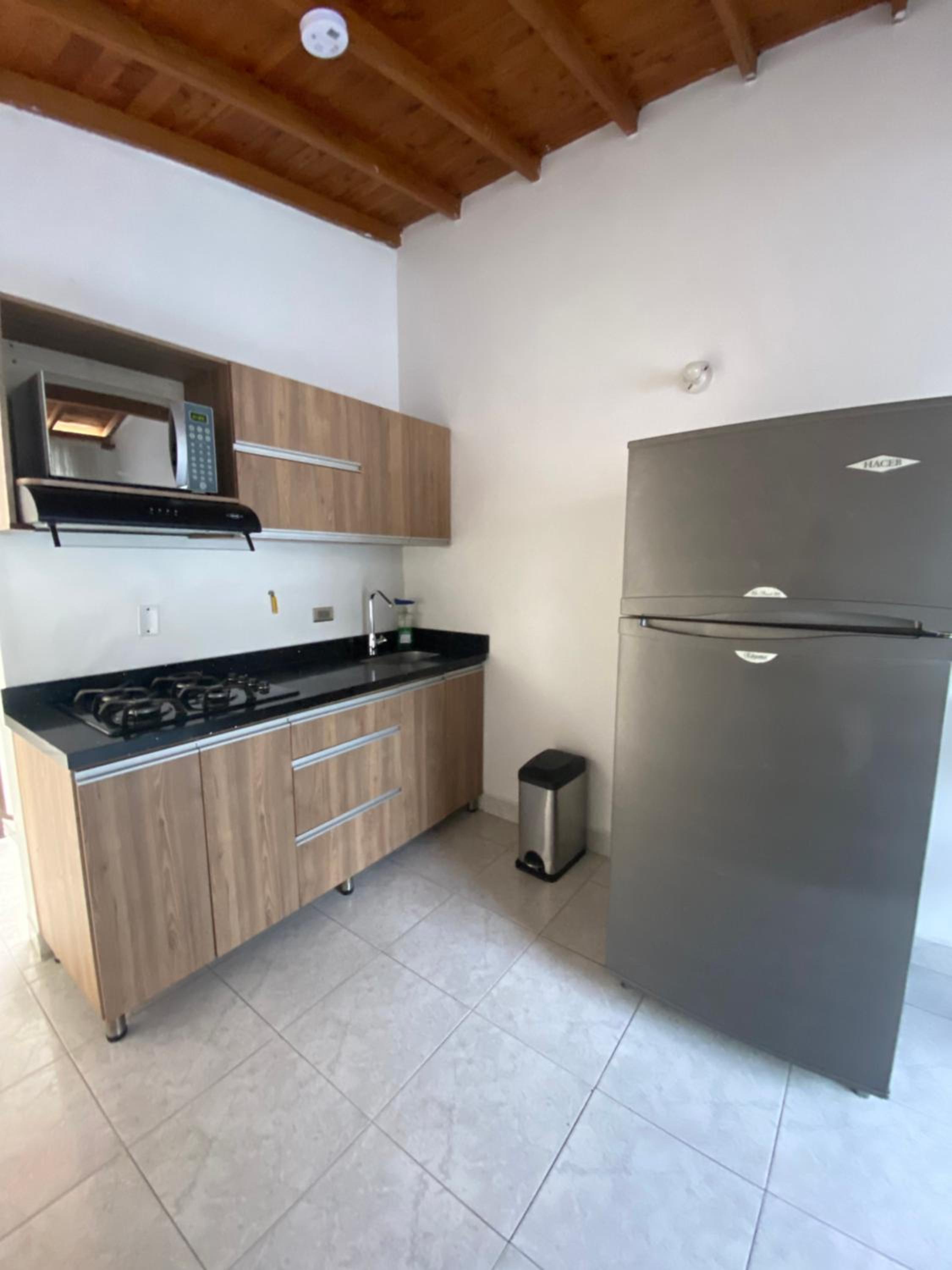 Cálido apartamento céntrico y acogedor, cerca al parque y estación metro
