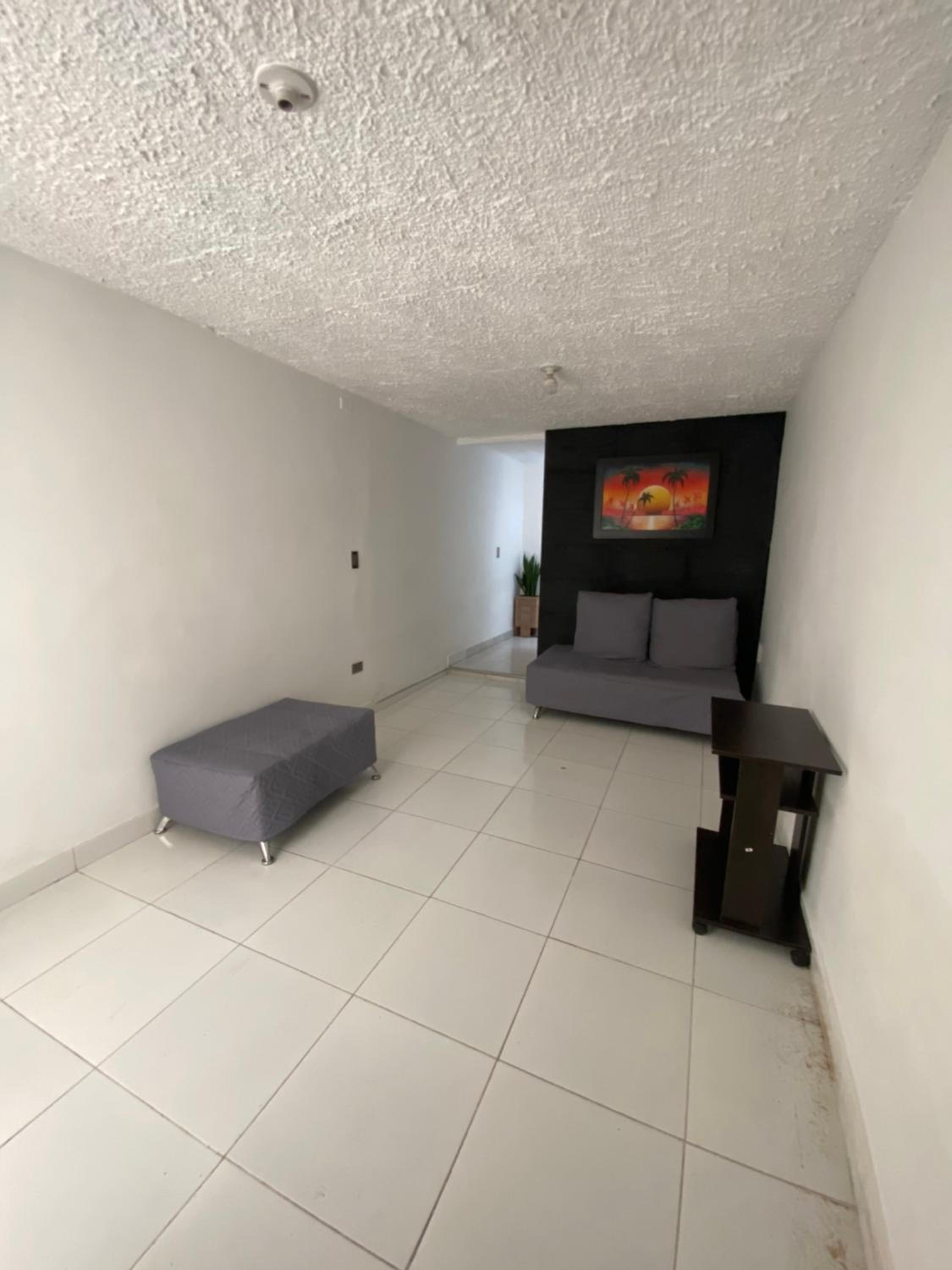 Cálido apartamento céntrico y acogedor, cerca al parque y estación metro