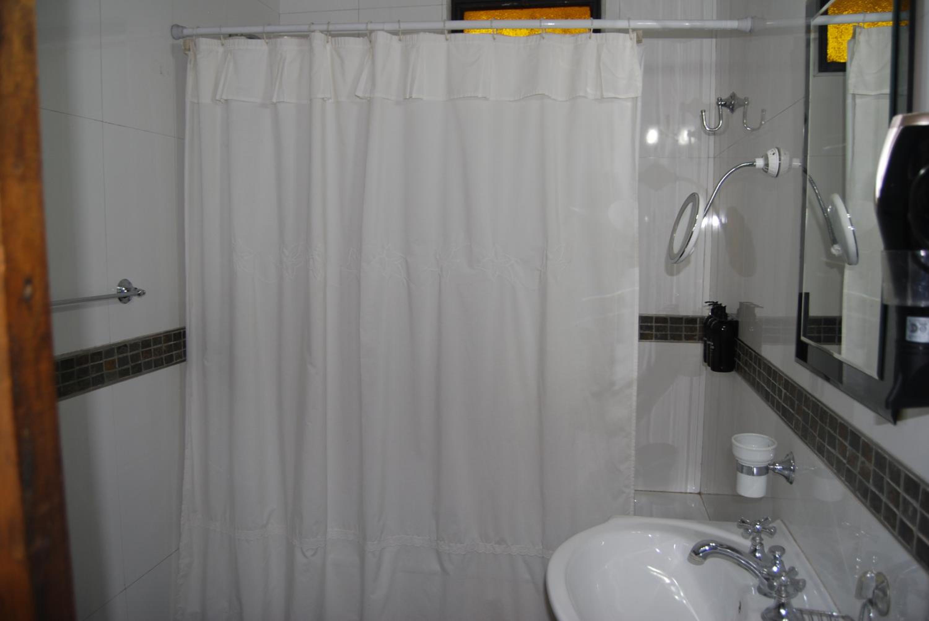 Cosmo Mendoza Suites
