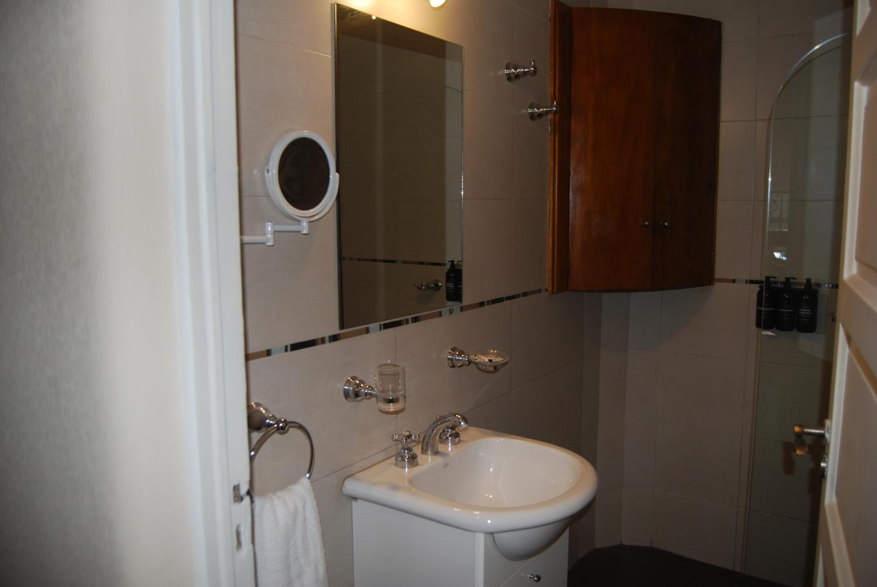 Cosmo Mendoza Suites