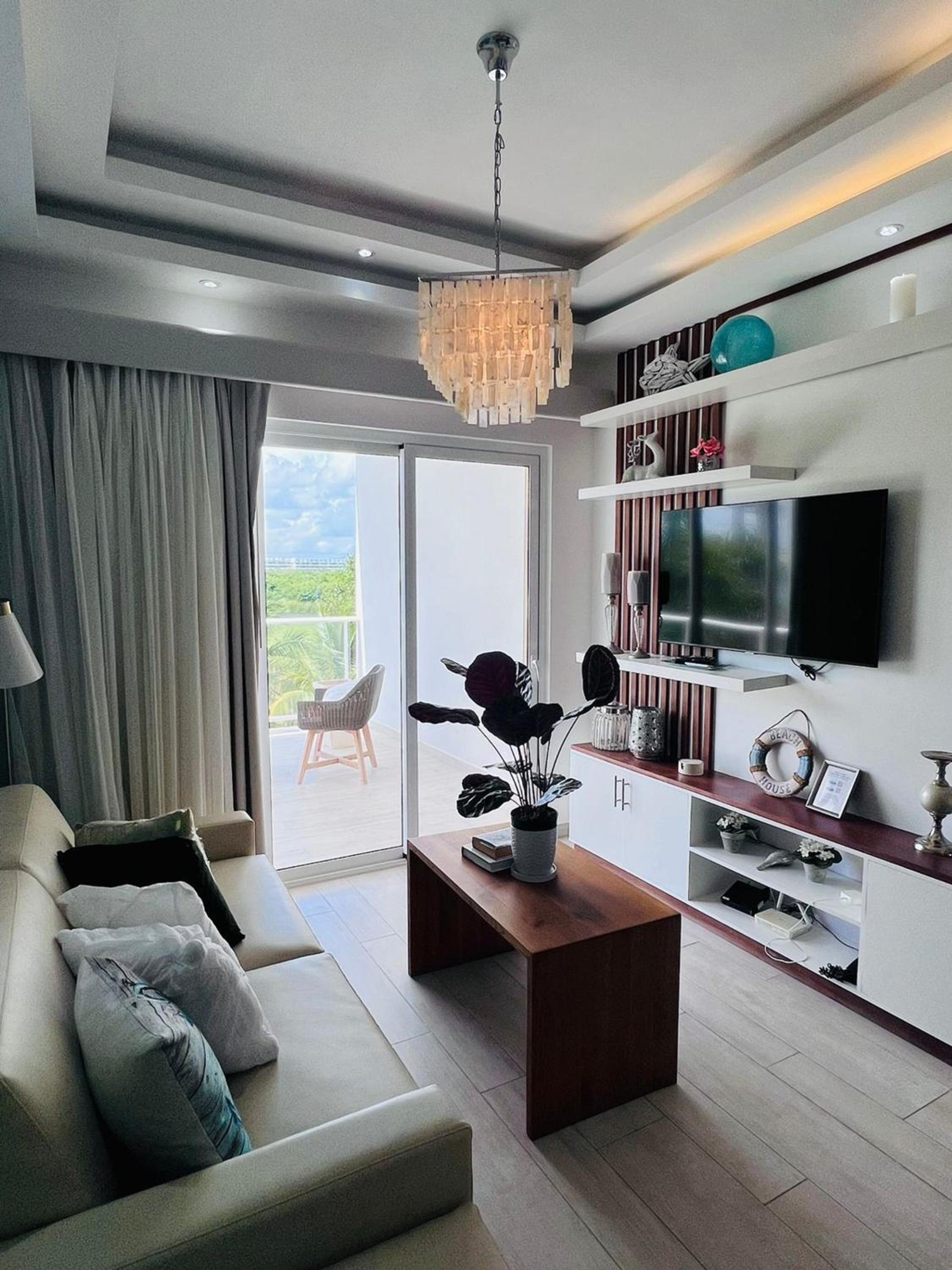 Luxury Gateaway Penthouse in front of Hard Rock