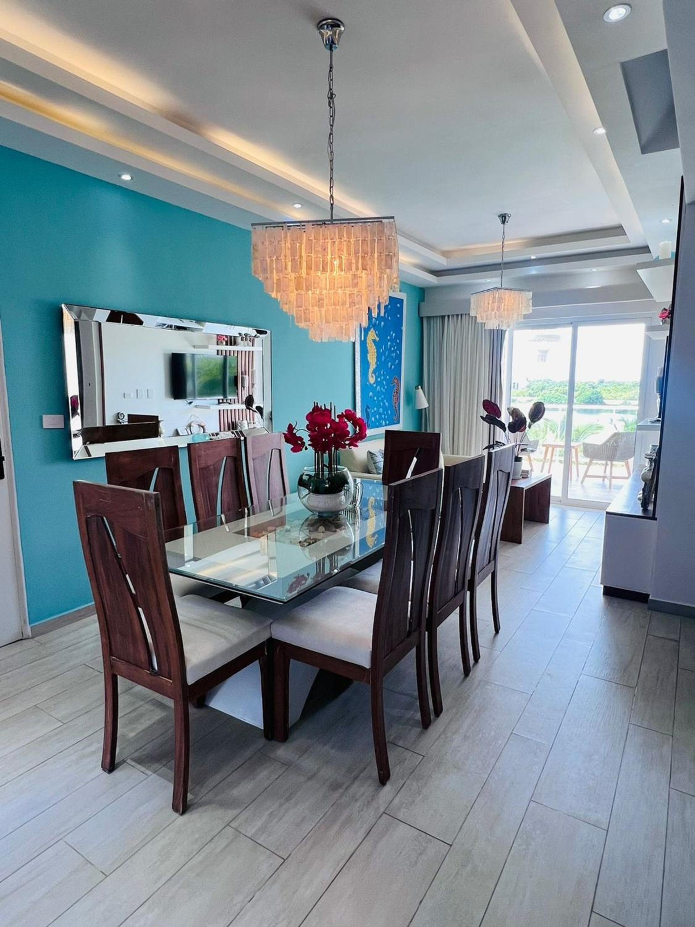 Luxury Gateaway Penthouse in front of Hard Rock