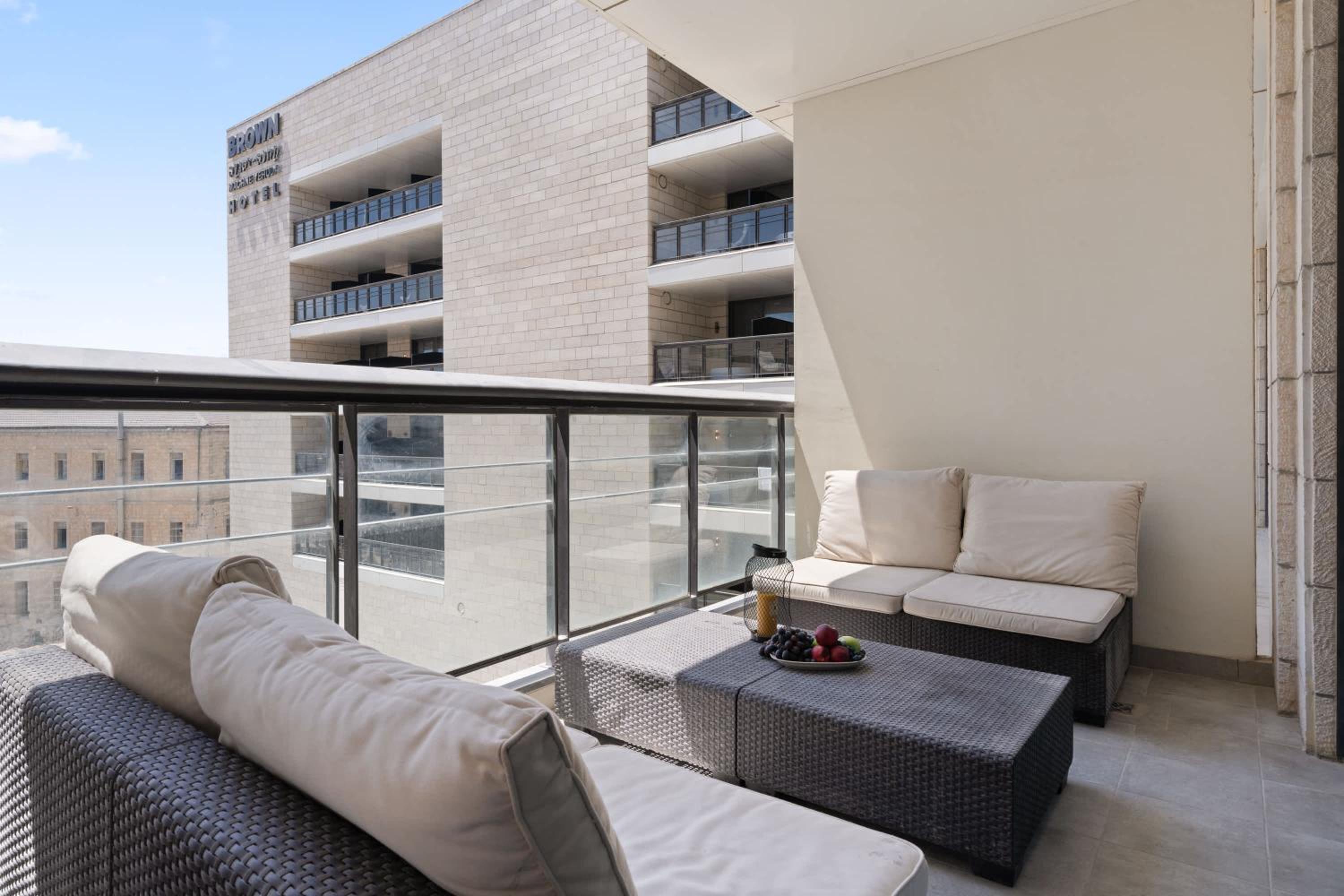 JTower 1BDM Balcony - Isrentals view 2