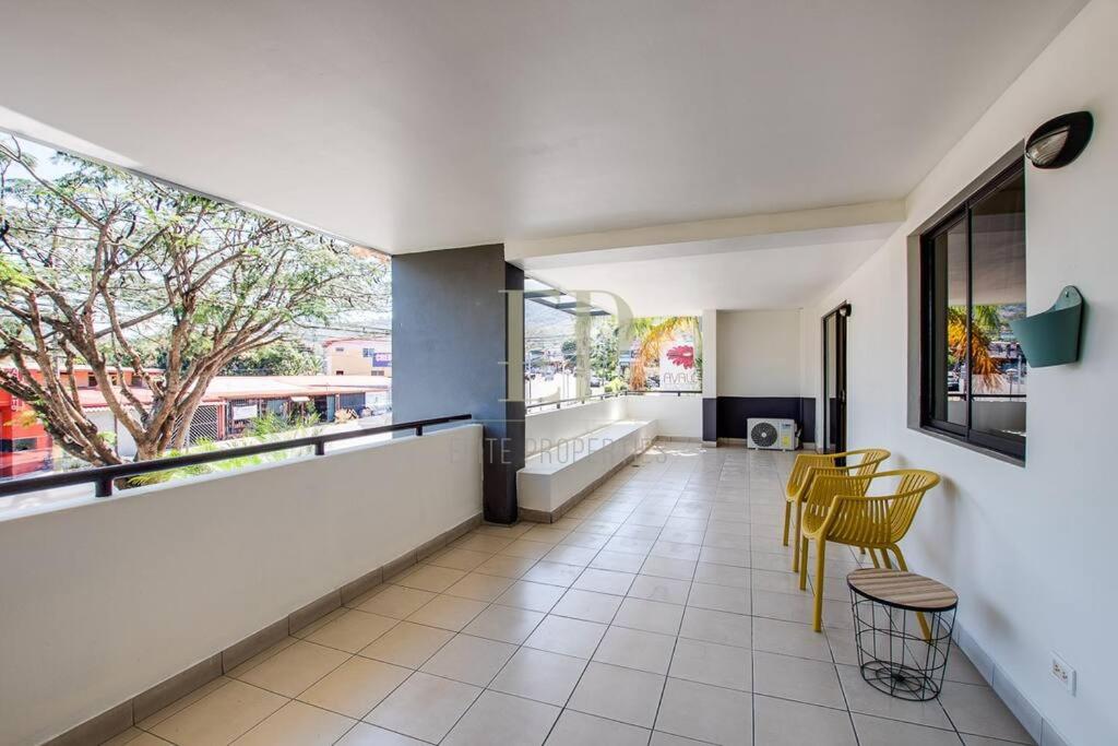CR MARIPOSA RENTALS Santa Ana Centro 2BR with Terrace Walk Everywhere