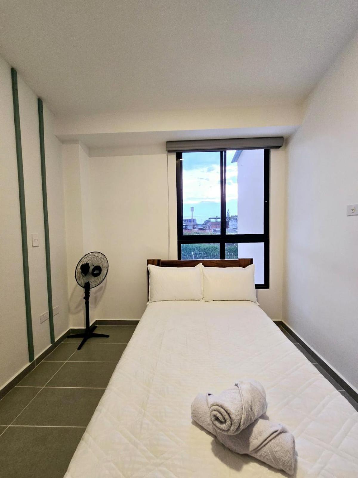 Casa Vacacional a 2m del Aeropuerto el Eden AXM - 15m de Armenia - Con Piscina