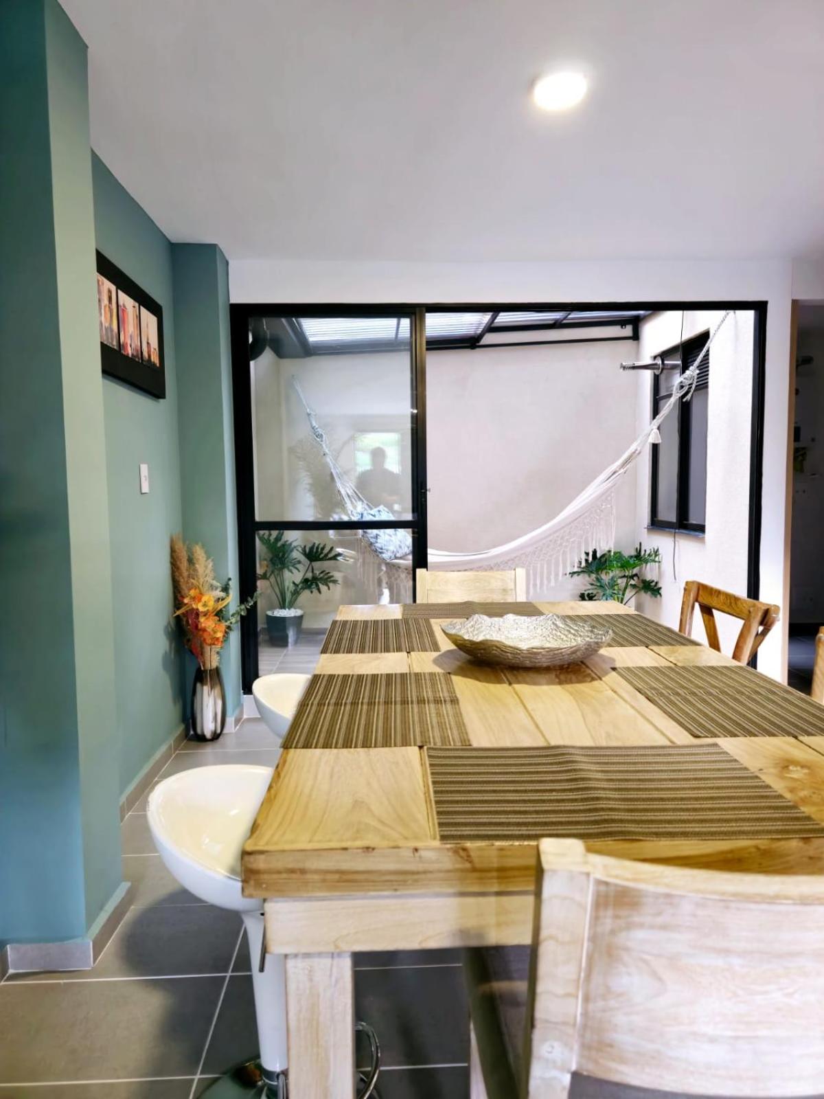 Casa Vacacional a 2m del Aeropuerto el Eden AXM - 15m de Armenia - Con Piscina