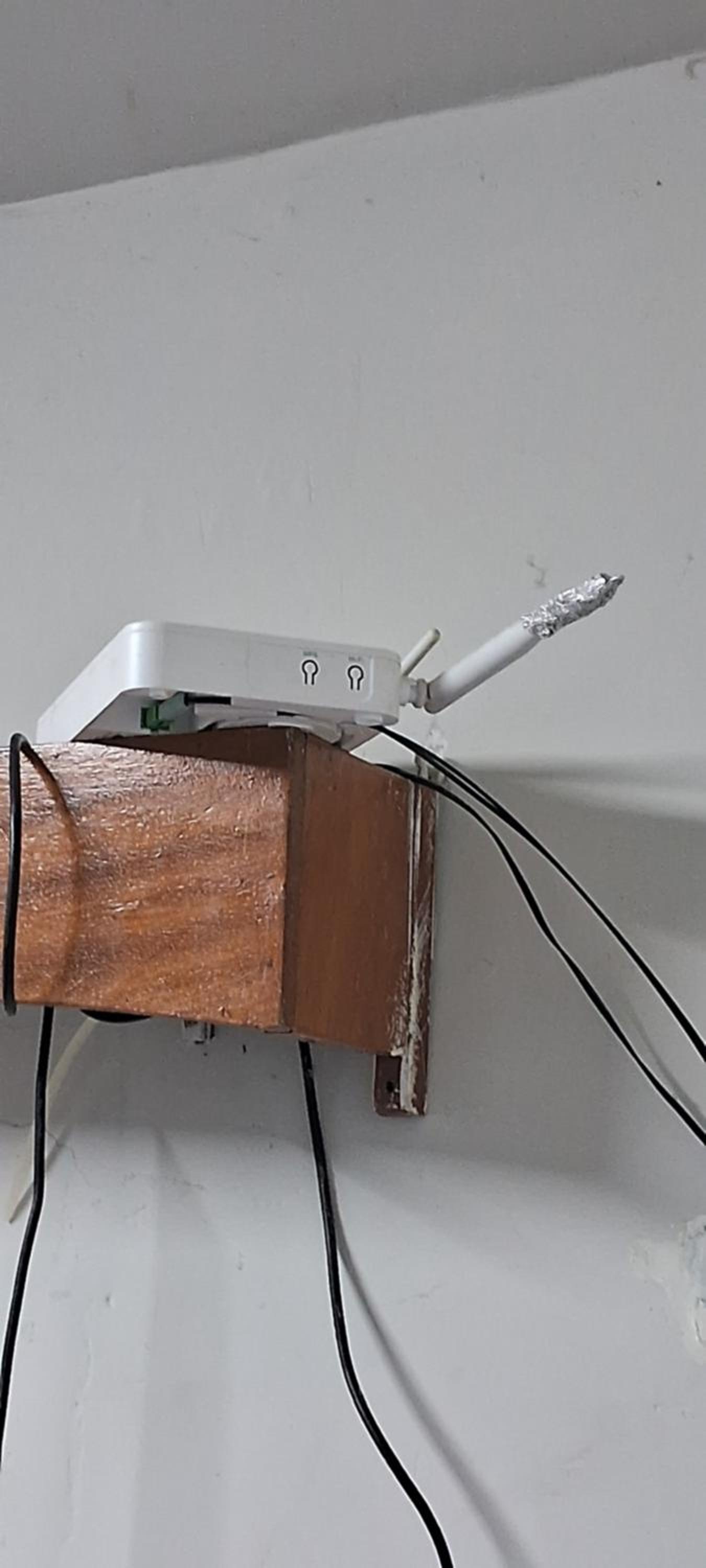 AP com cama King size e 2 colchão no chão e Internet no centro de Blu