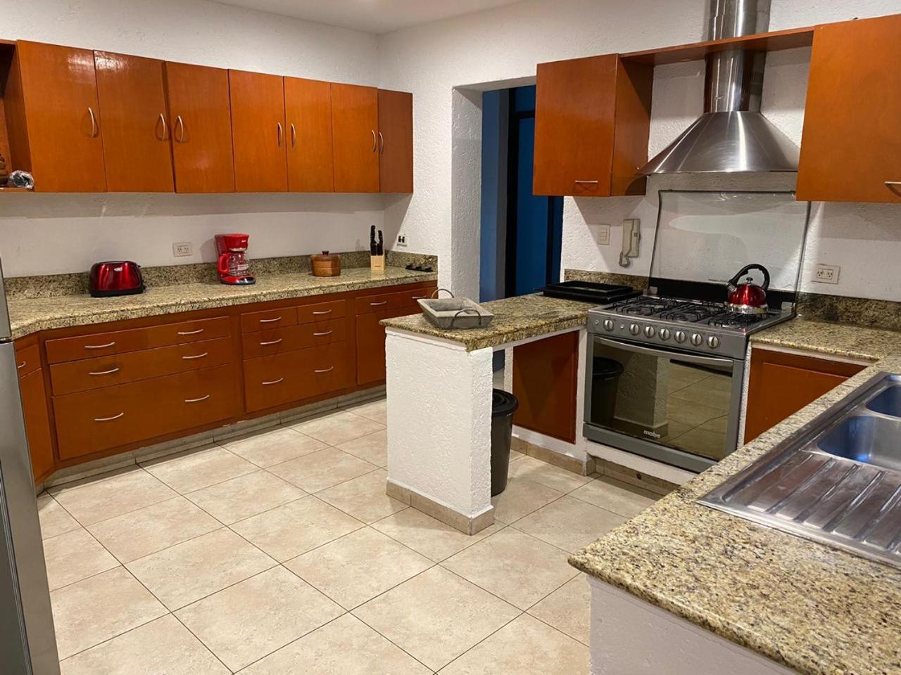 Casa ideal para familias o grupos view 3