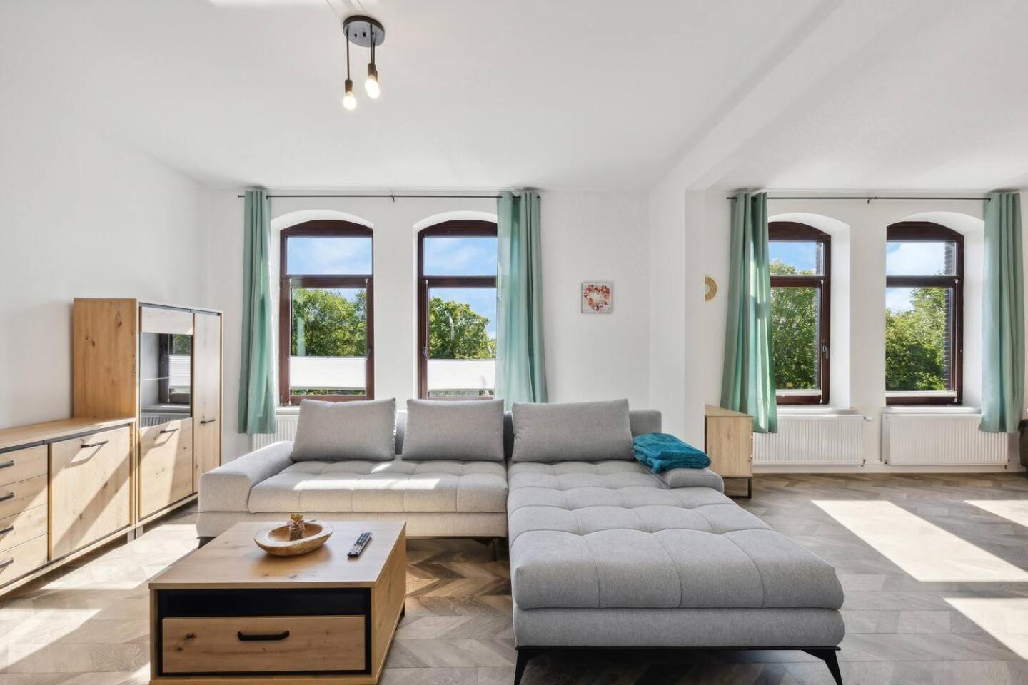 Infinity Stay Kaiser Wilhelm Bruecke