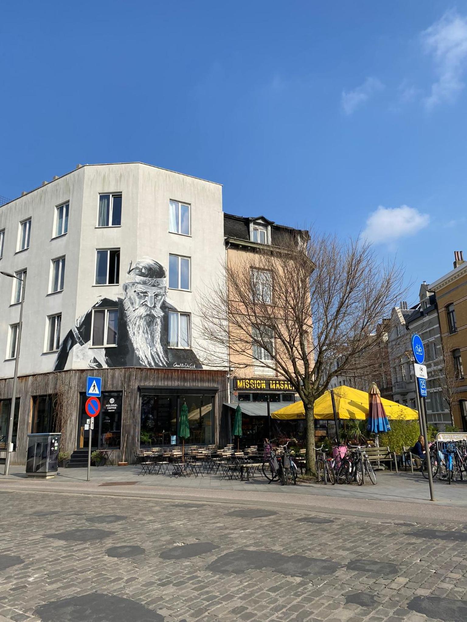 Trendy studio at top location