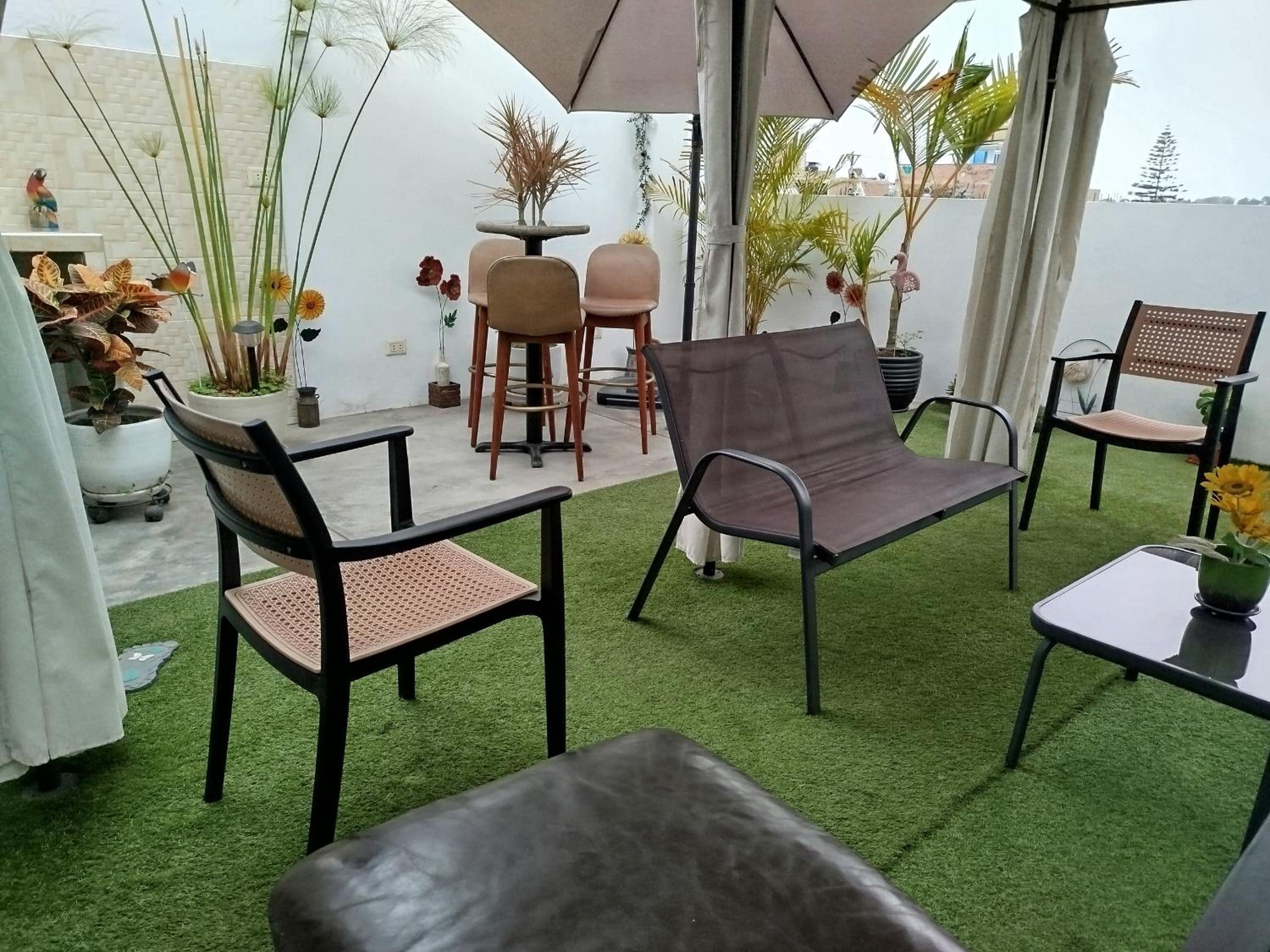 Habitación H2, TV y WIFI cerca a Barranco