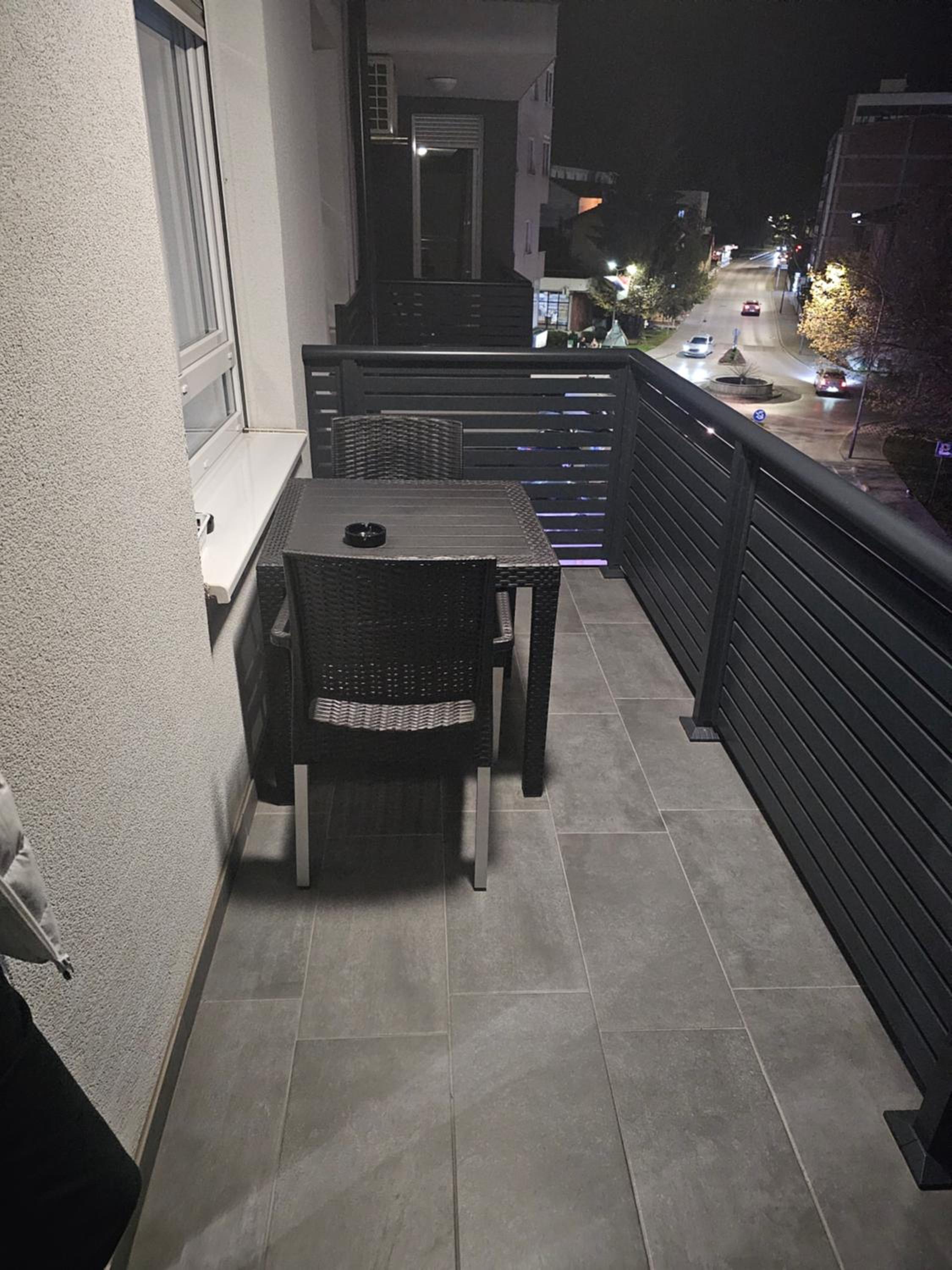 APARTMAN-Lily