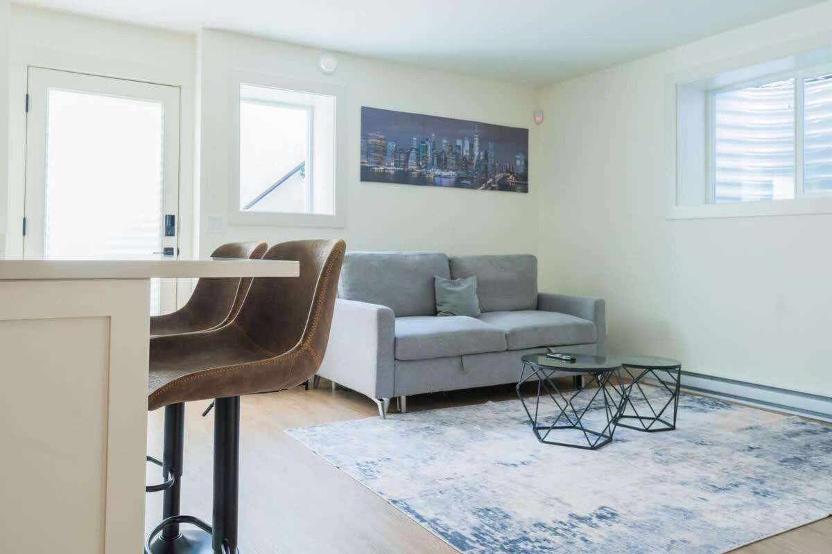 Modern Luxury Suite in Langley