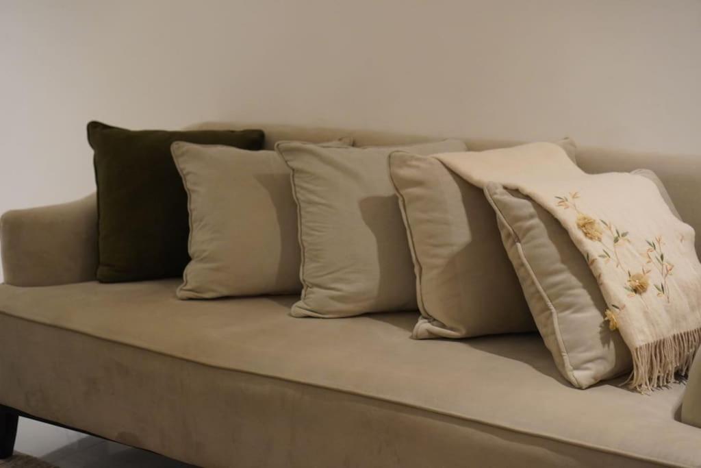 Chic 1BR in Lekki with Pool & Gym view 5