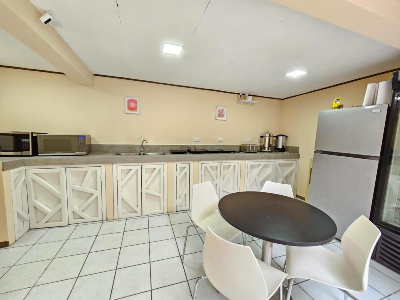 Hostel La Cali Inn