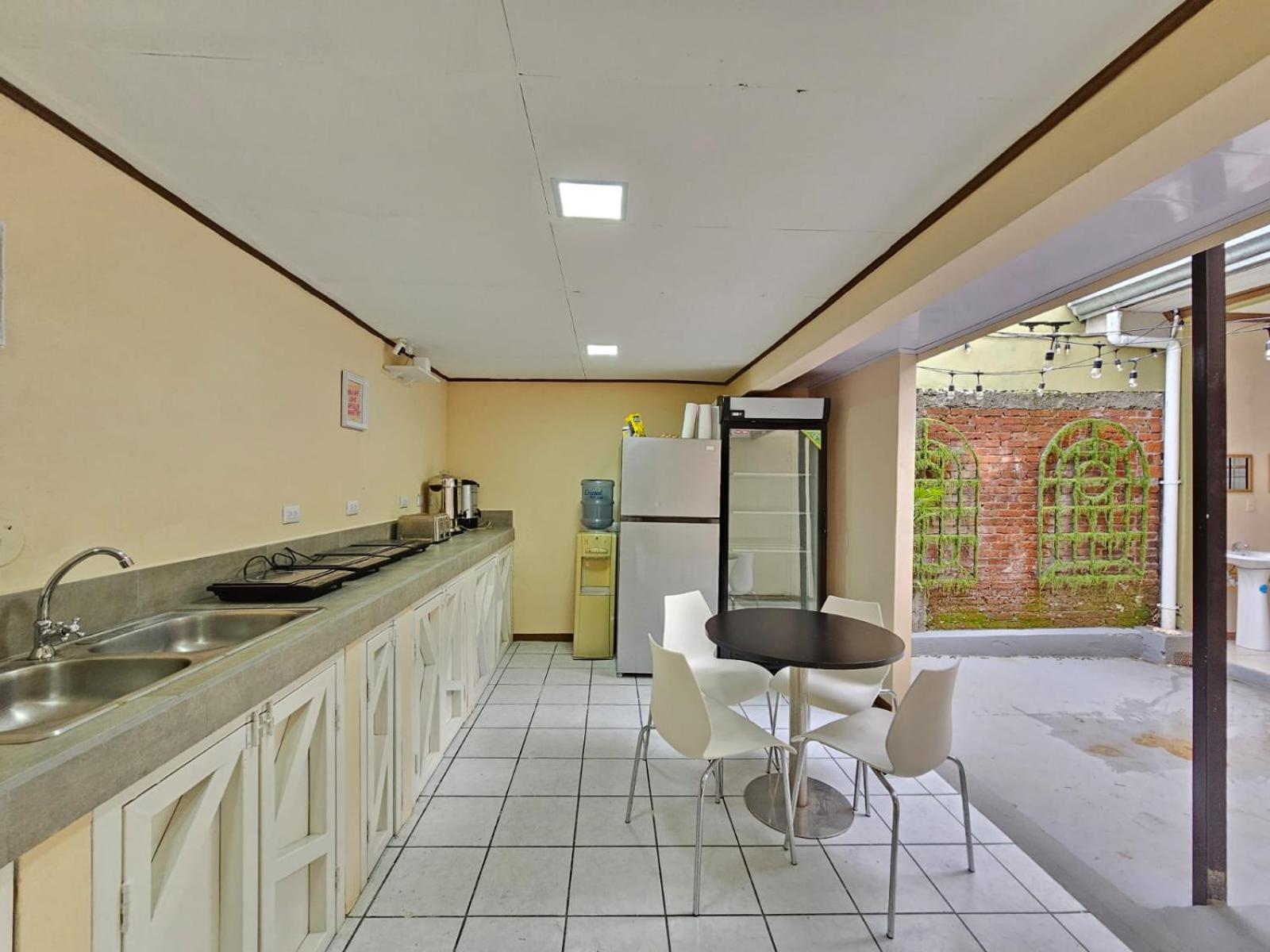 Hostel La Cali Inn