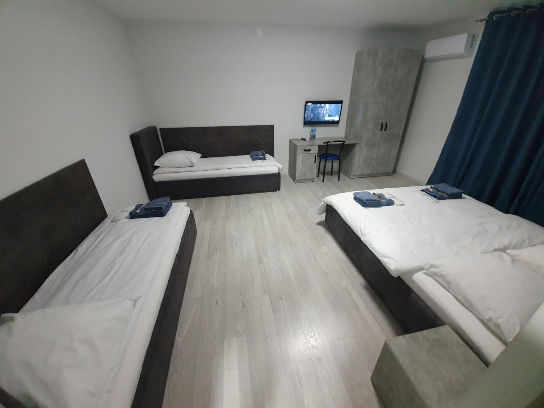 HotelRoom 27 view 5