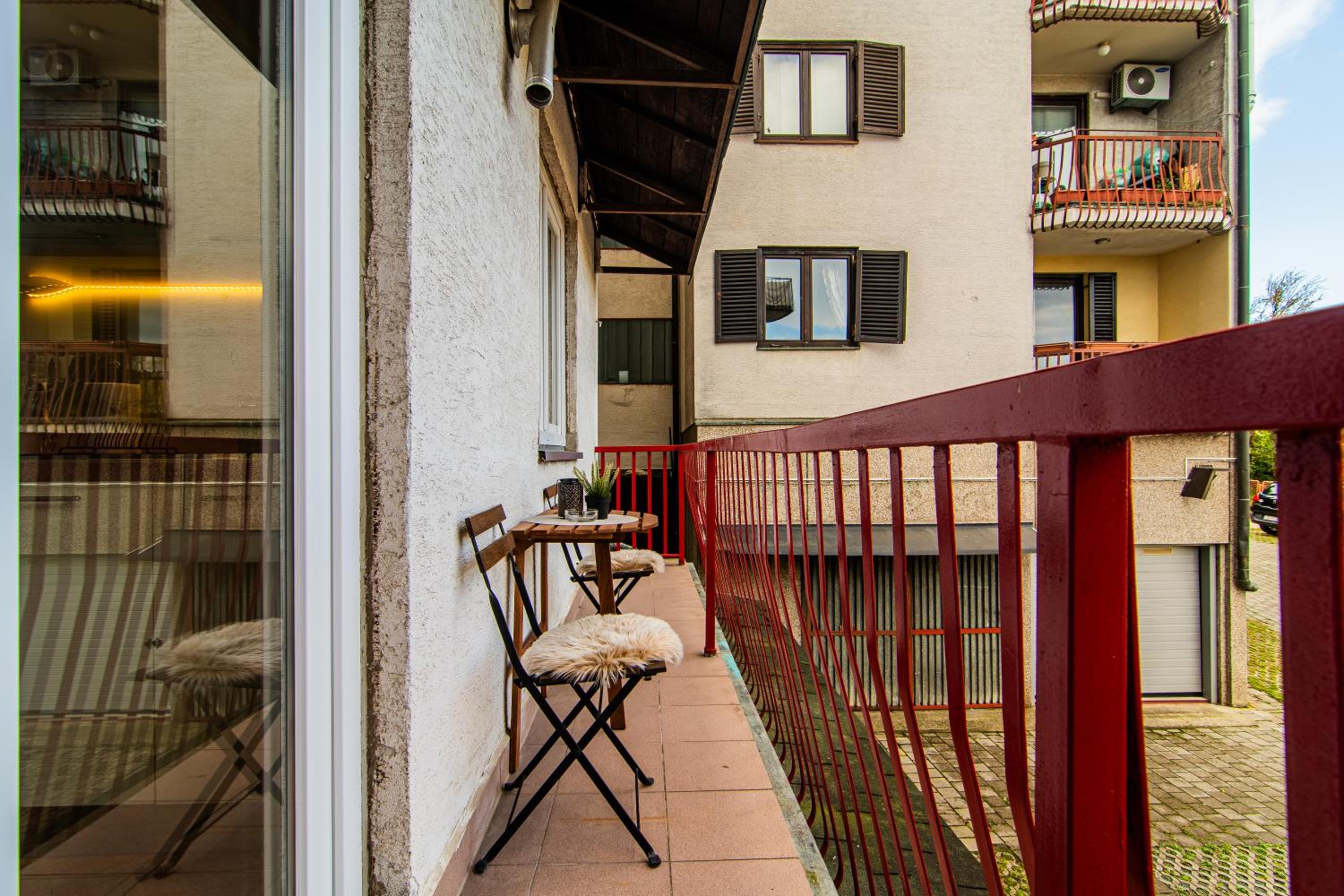 Flexible SelfCheckIns 102 - Zagreb - Parking - WIFI - Loggia