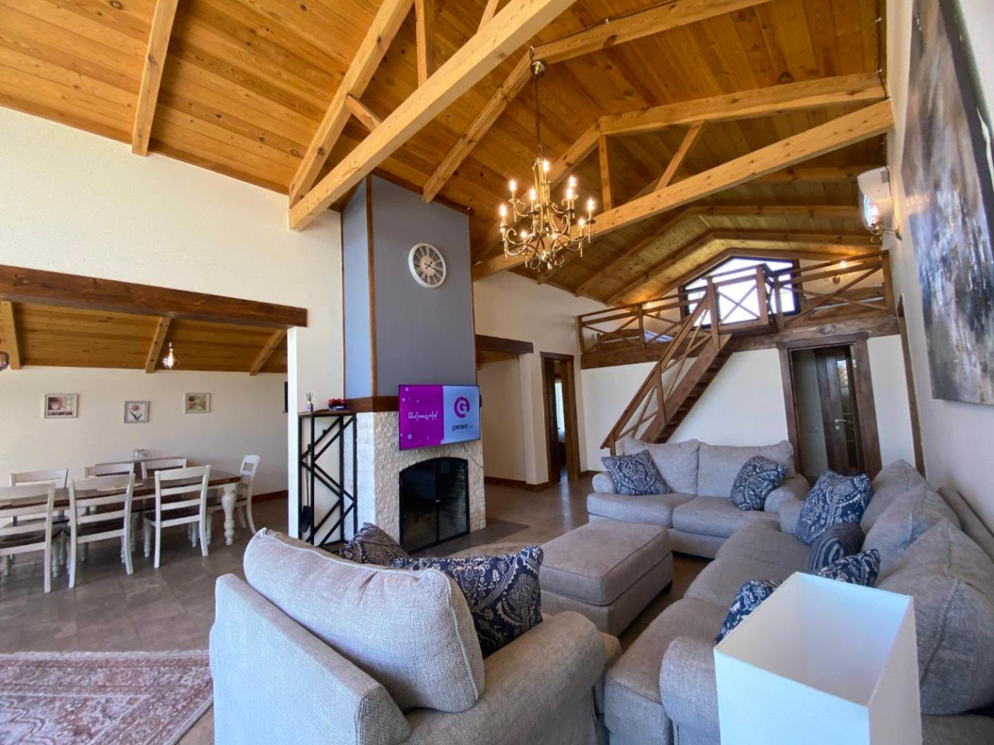 Bloom House