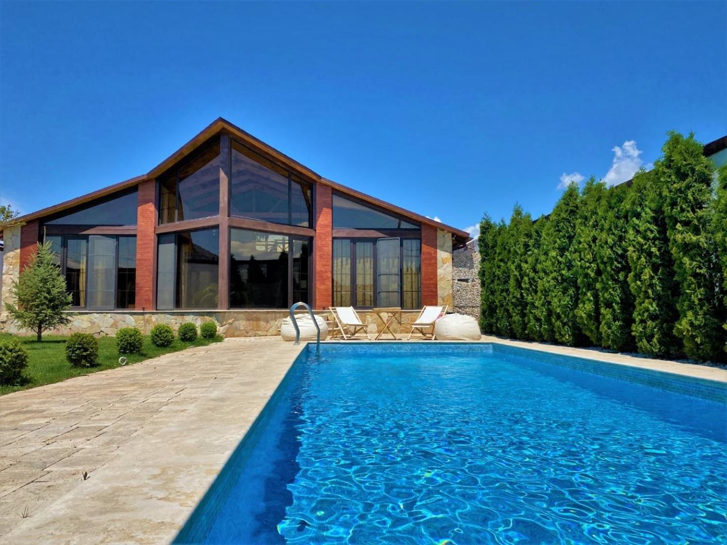 Bloom House