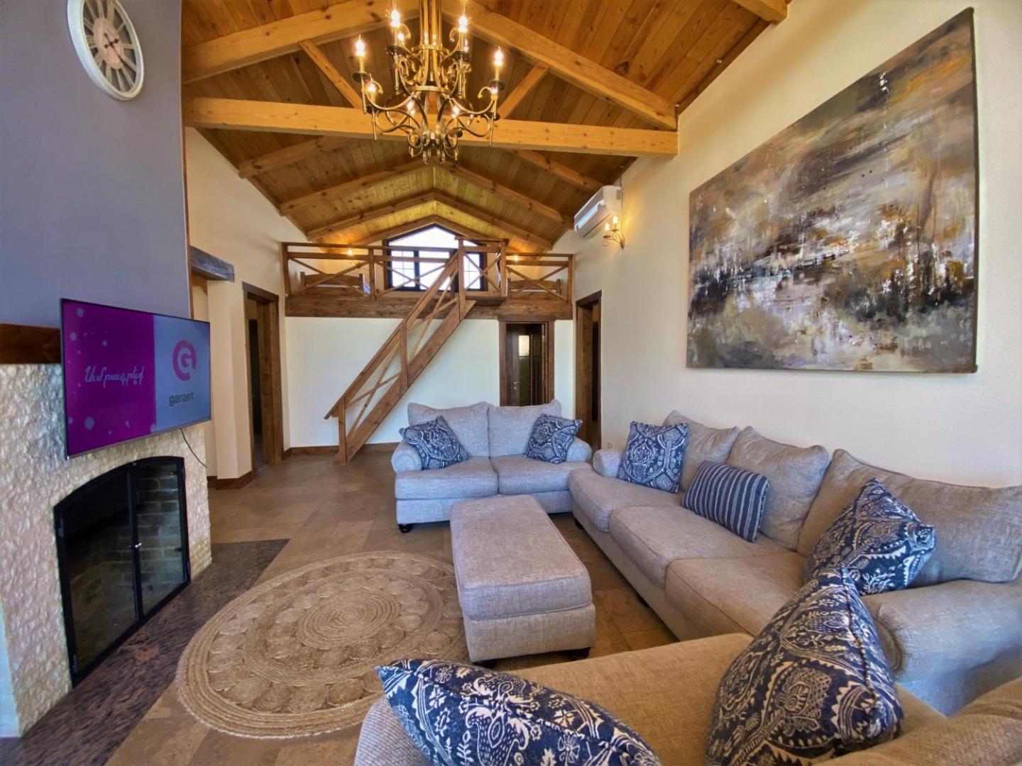Bloom House