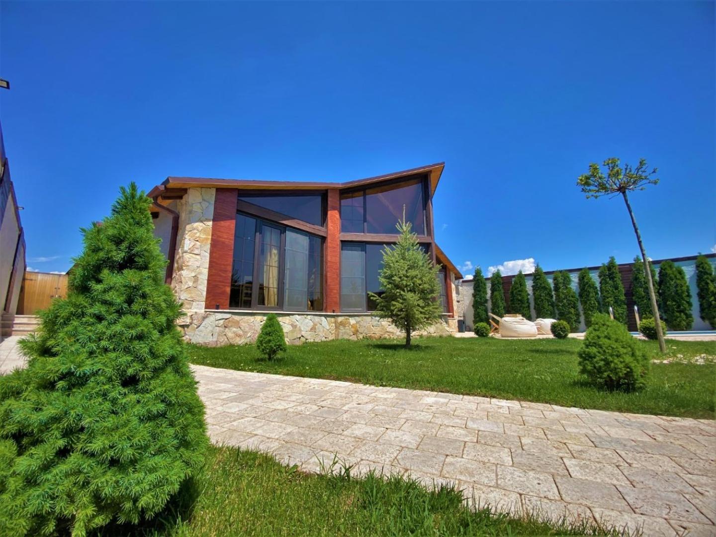 Bloom House
