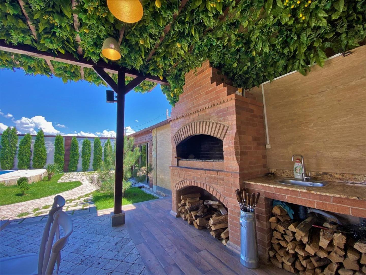 Bloom House