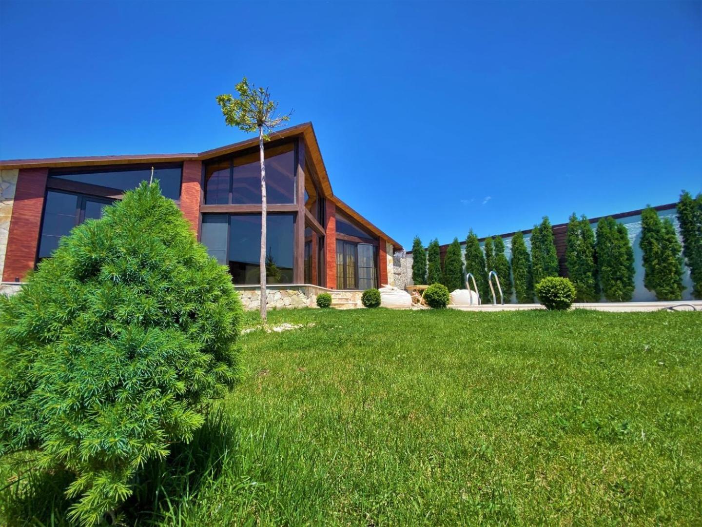 Bloom House