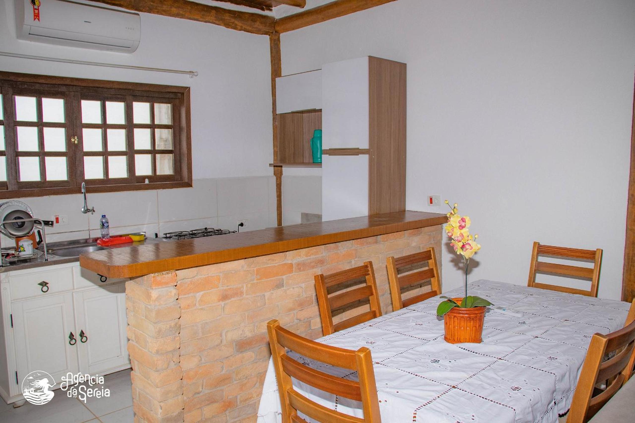 Casa com área externa e piscina na Feiticeira