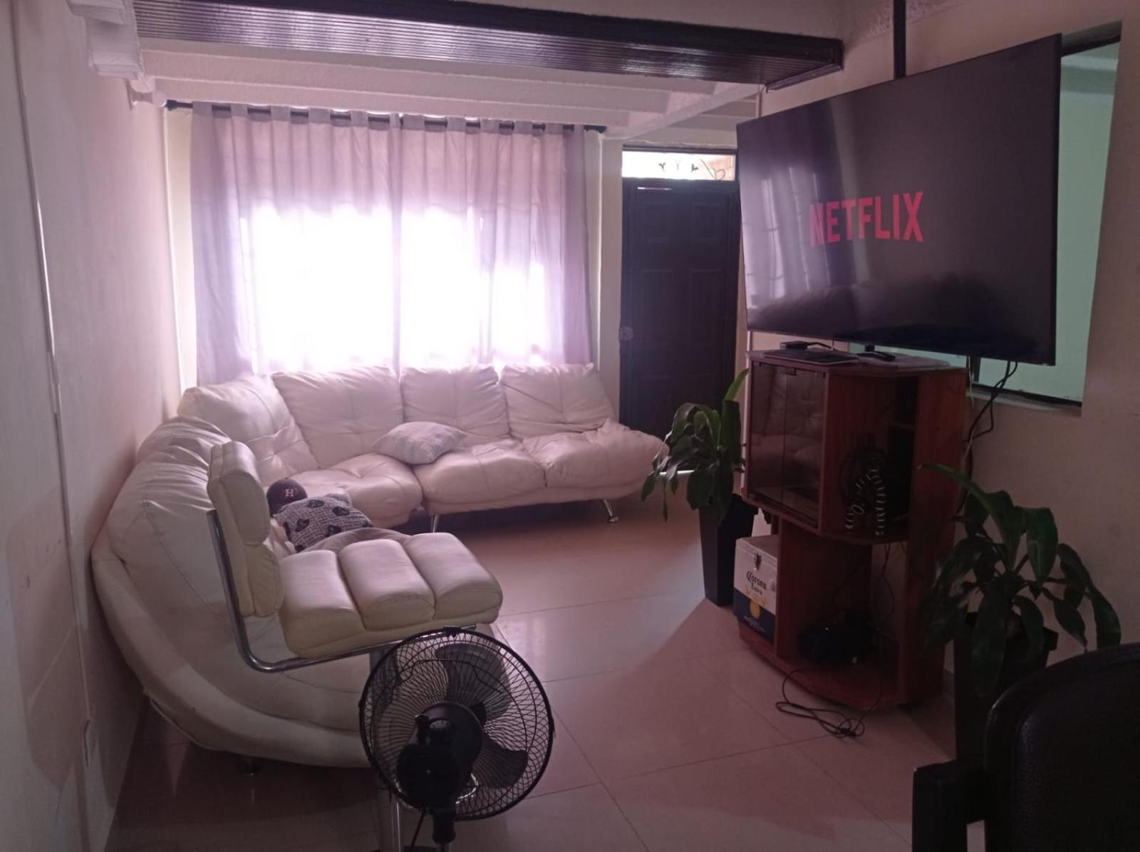Fully Furnished Rooms in Comfy Affordable American Colombia Stay Home Near Caracolí Mall & Botanical Garden in Floridablanca, Santander