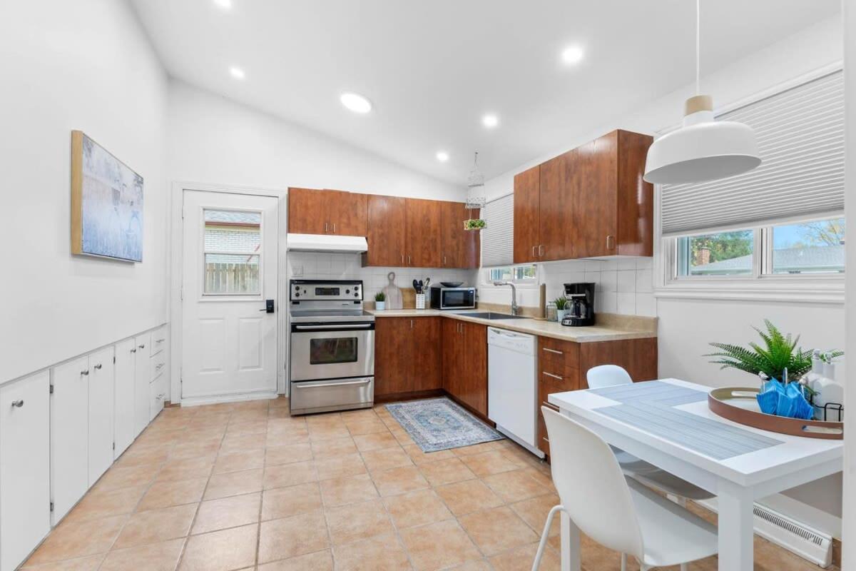 Spacious Urban Cabin in West Montreal - 4BR