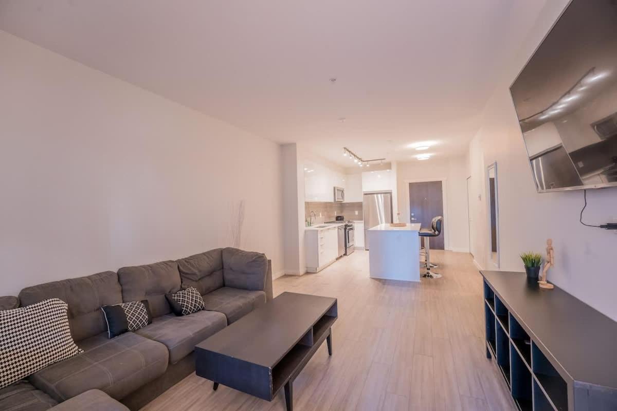 Upscale Modern Condo in Langley