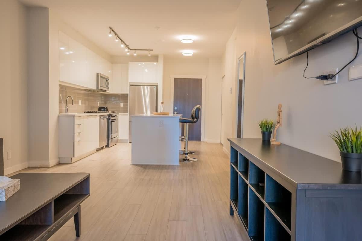 Upscale Modern Condo in Langley