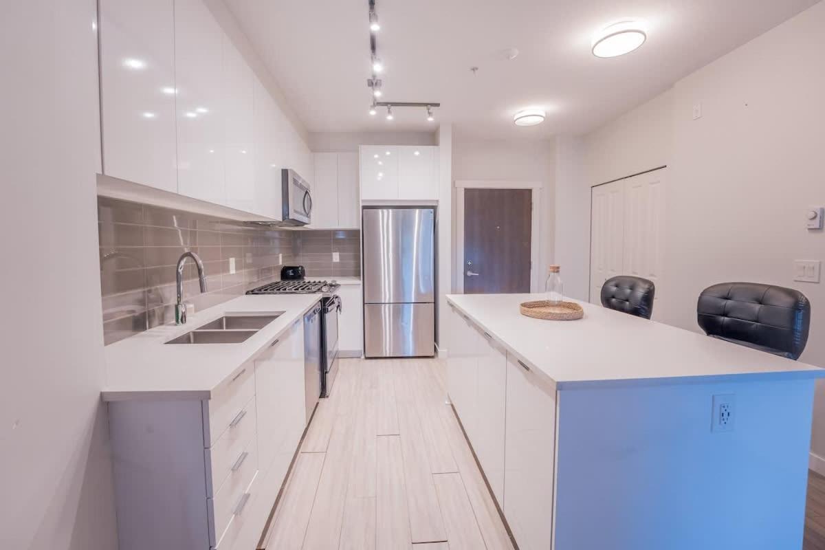 Upscale Modern Condo in Langley