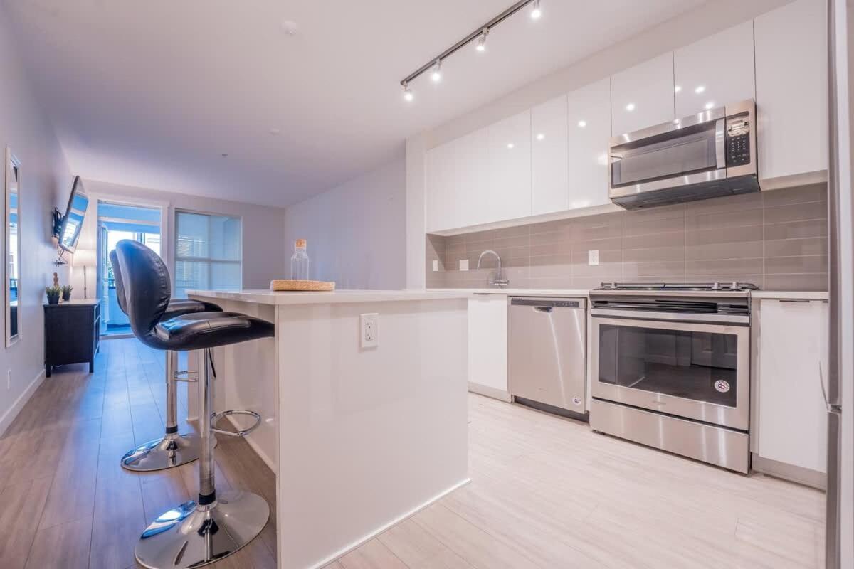 Upscale Modern Condo in Langley