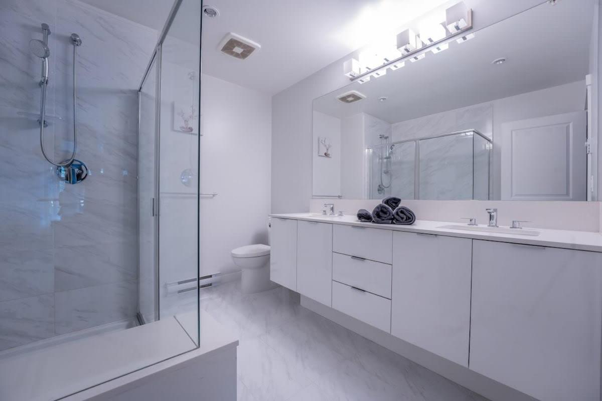 Upscale Modern Condo in Langley