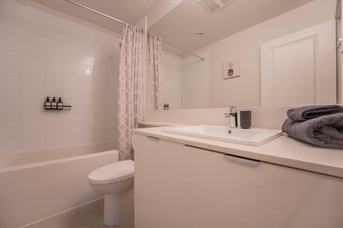 Upscale Modern Condo in Langley
