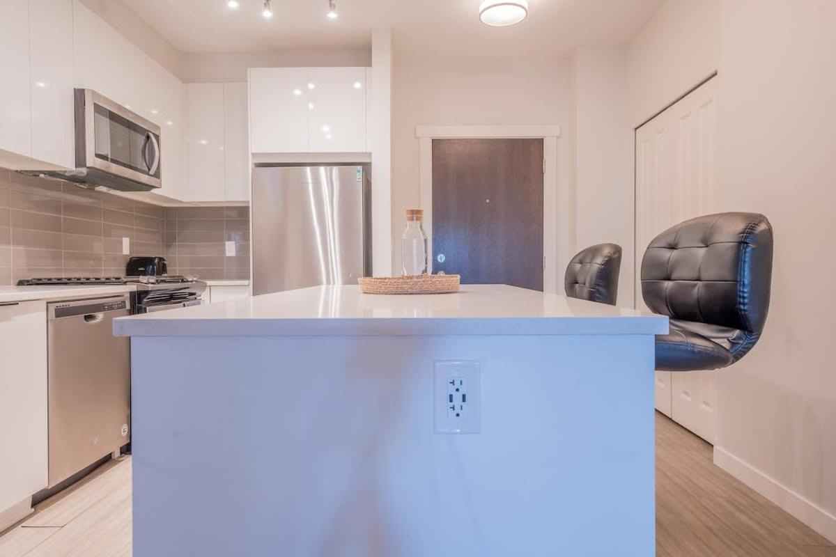Upscale Modern Condo in Langley