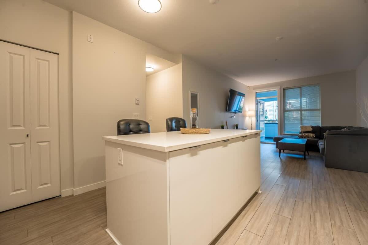 Upscale Modern Condo in Langley
