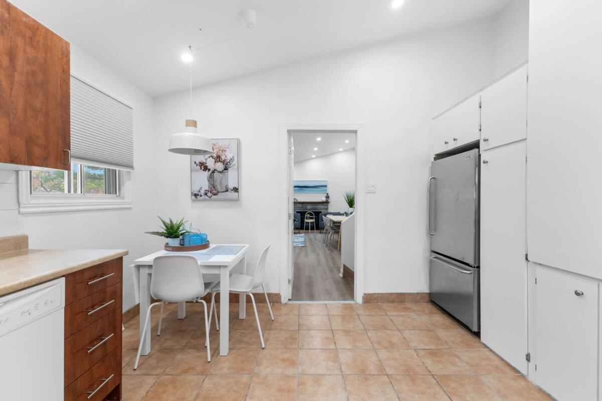 Spacious Urban Cabin in West Montreal - 4BR