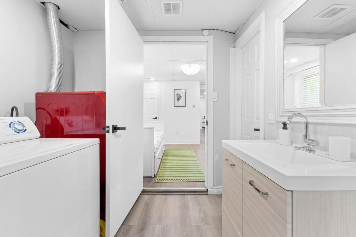 Spacious Urban Cabin in West Montreal - 4BR