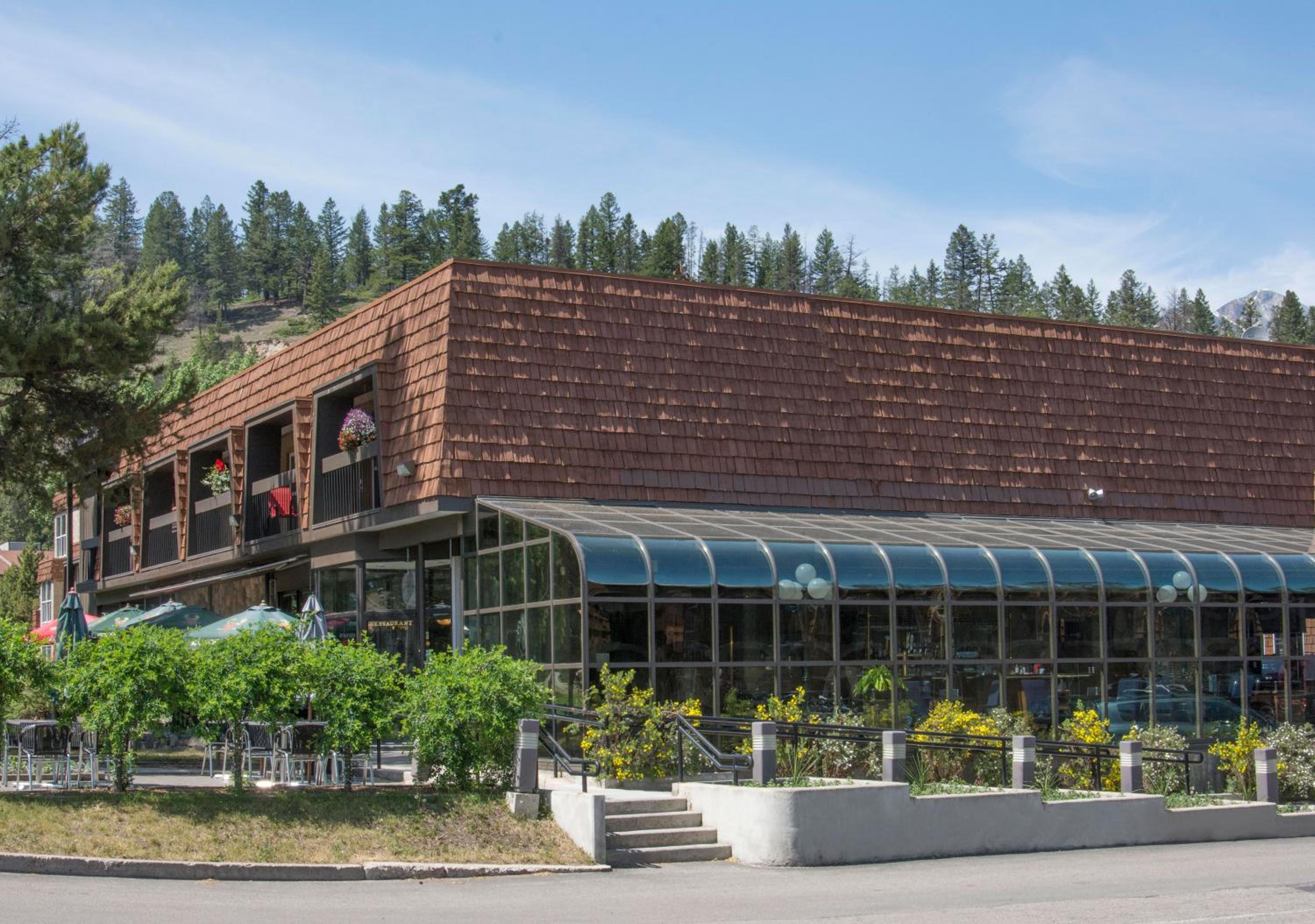 Jasper Vacations - Tonquin Inn - Property Image 9