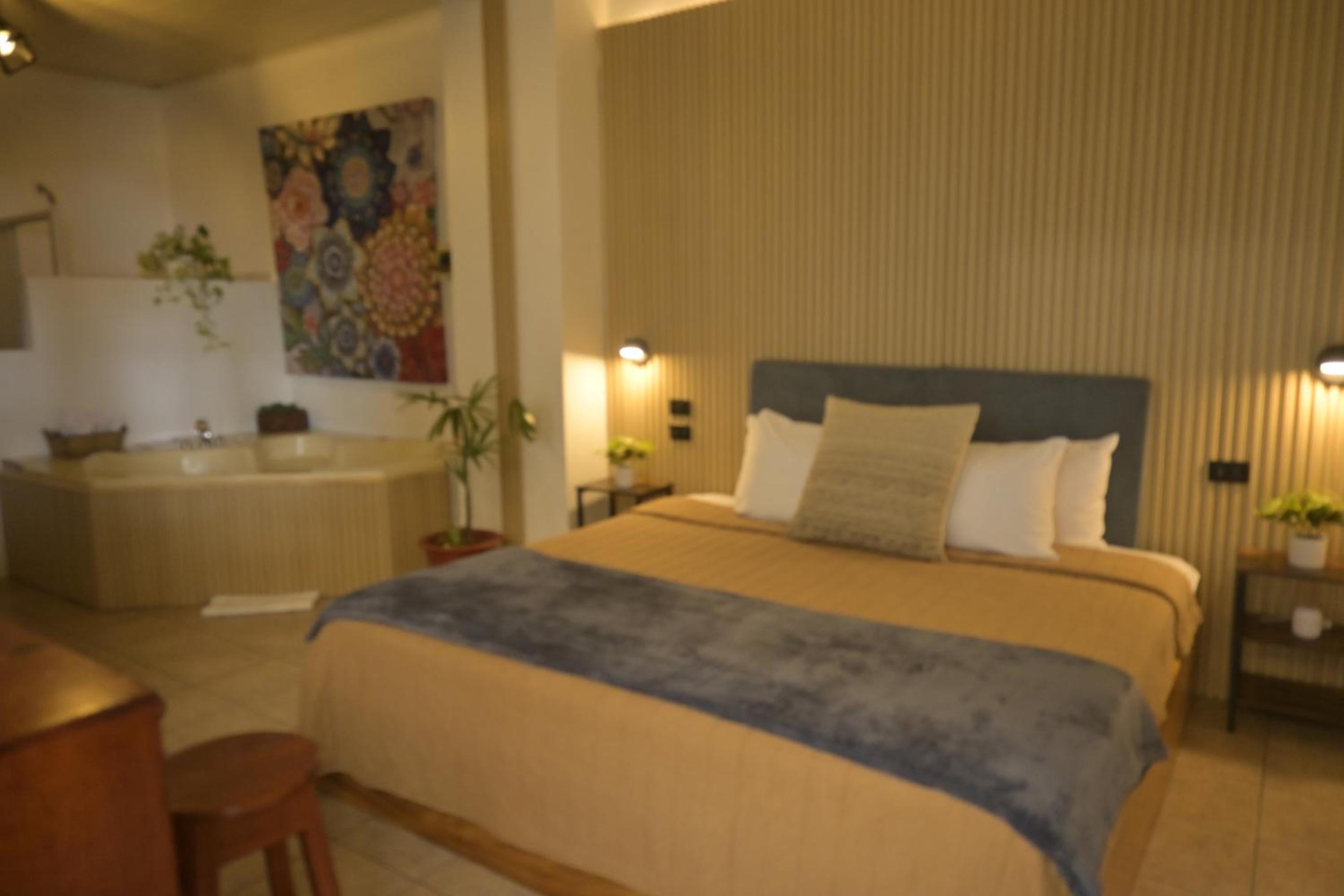 Hotel Las Colinas - Image 1