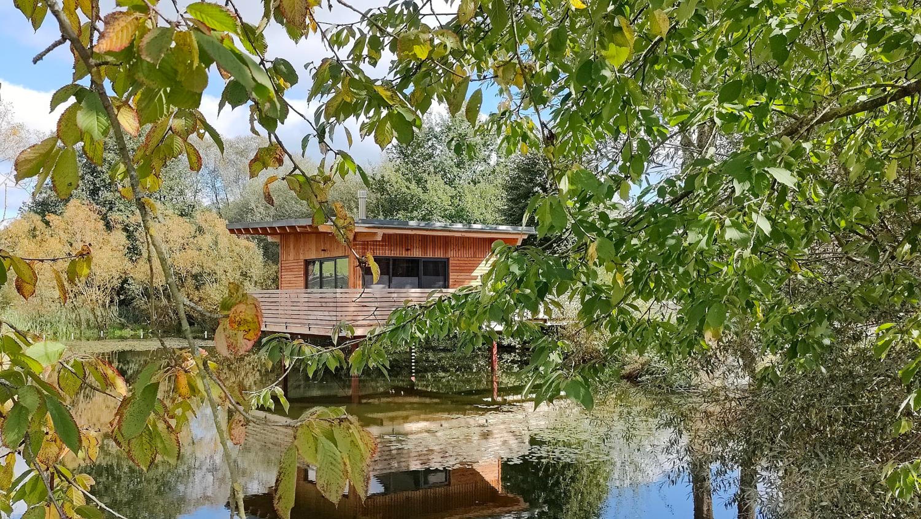 TinyHousebeiDresden mit Faßsauna spektakuläres winziges Häuschen auf Stelzen im Pferdeteich, Kaminofen, umlaufende Terrasse - Nähe Sächsische Schweiz - Von