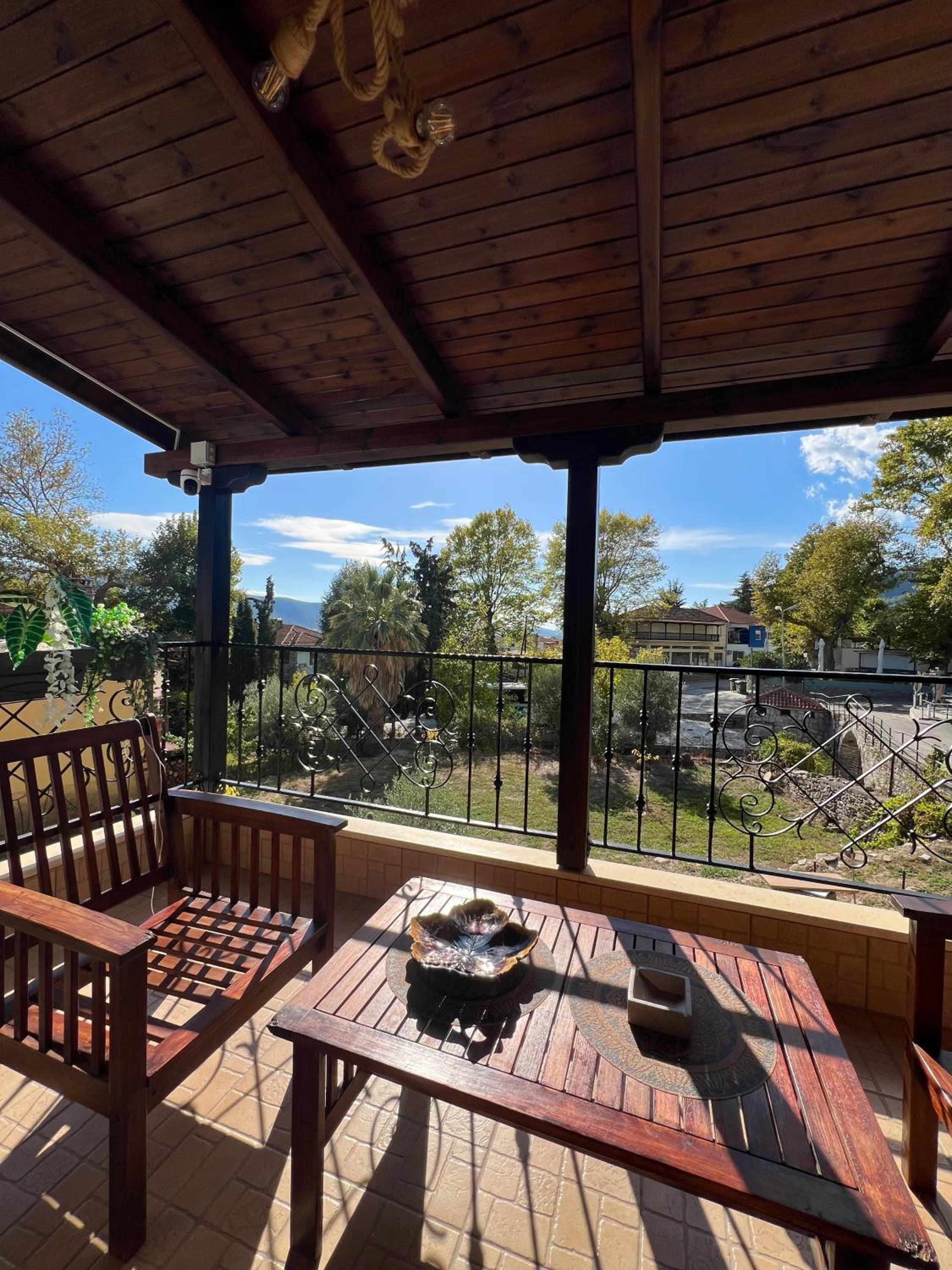The Streamside Villa