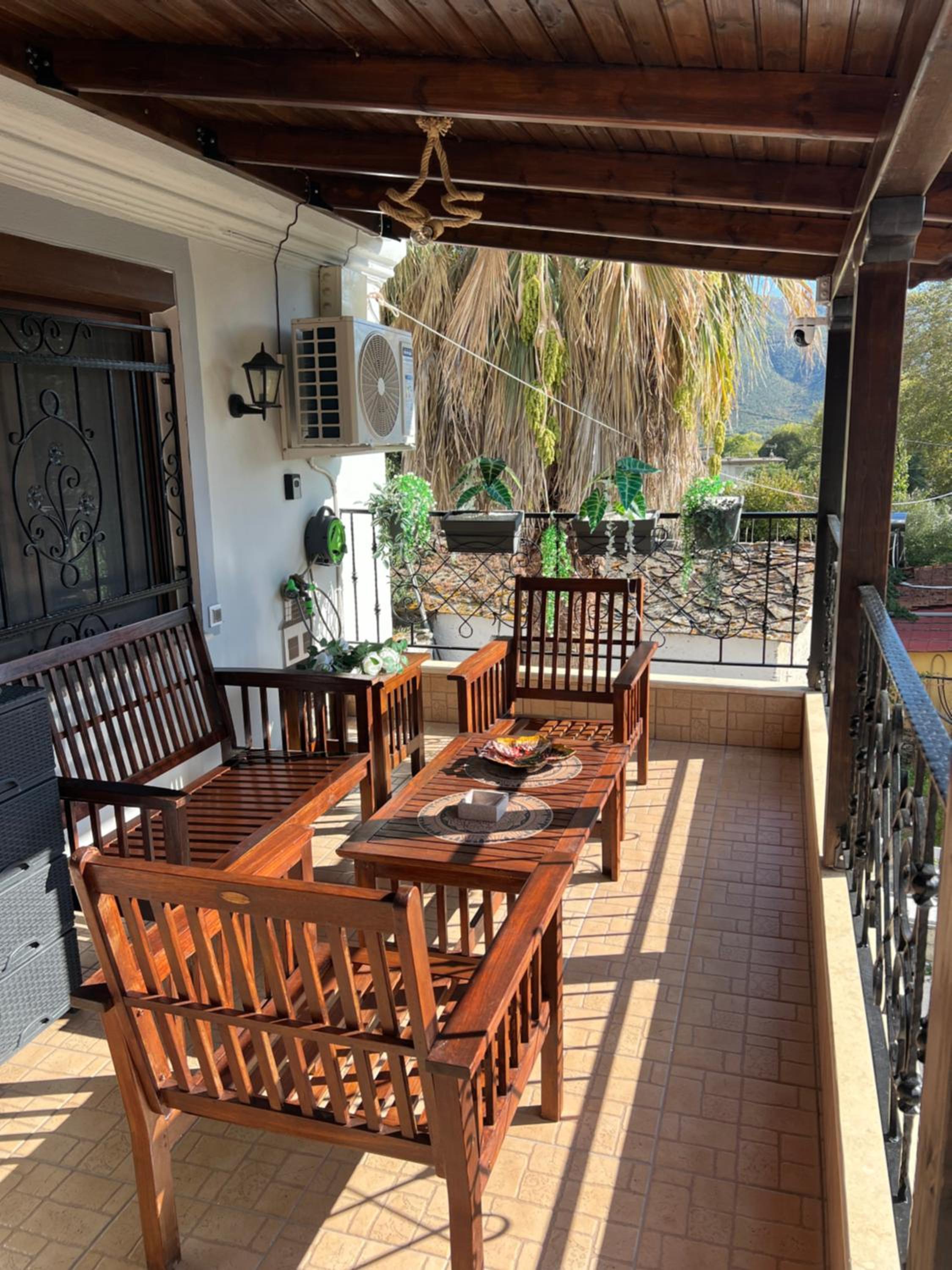 The Streamside Villa
