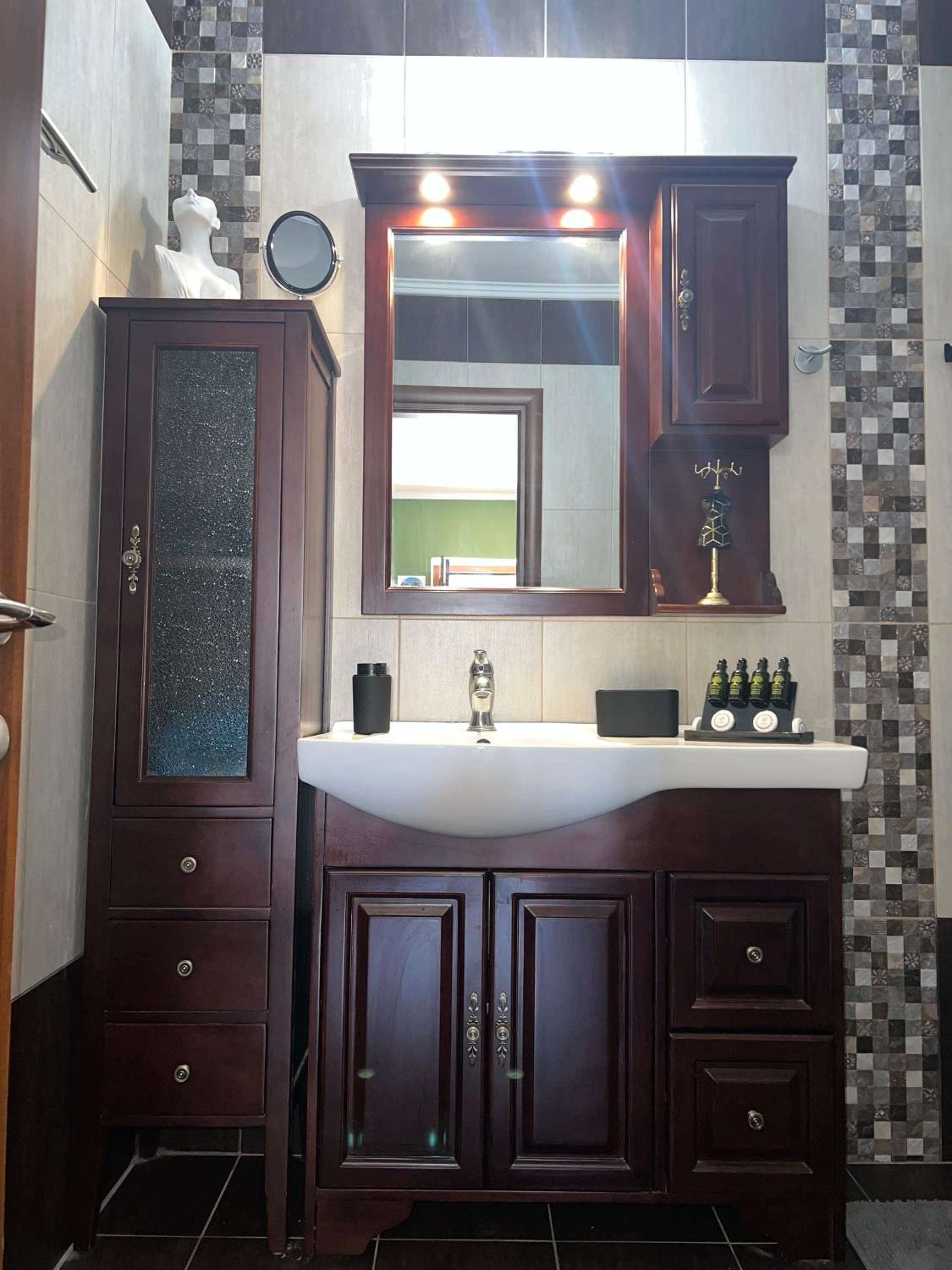 The Streamside Villa