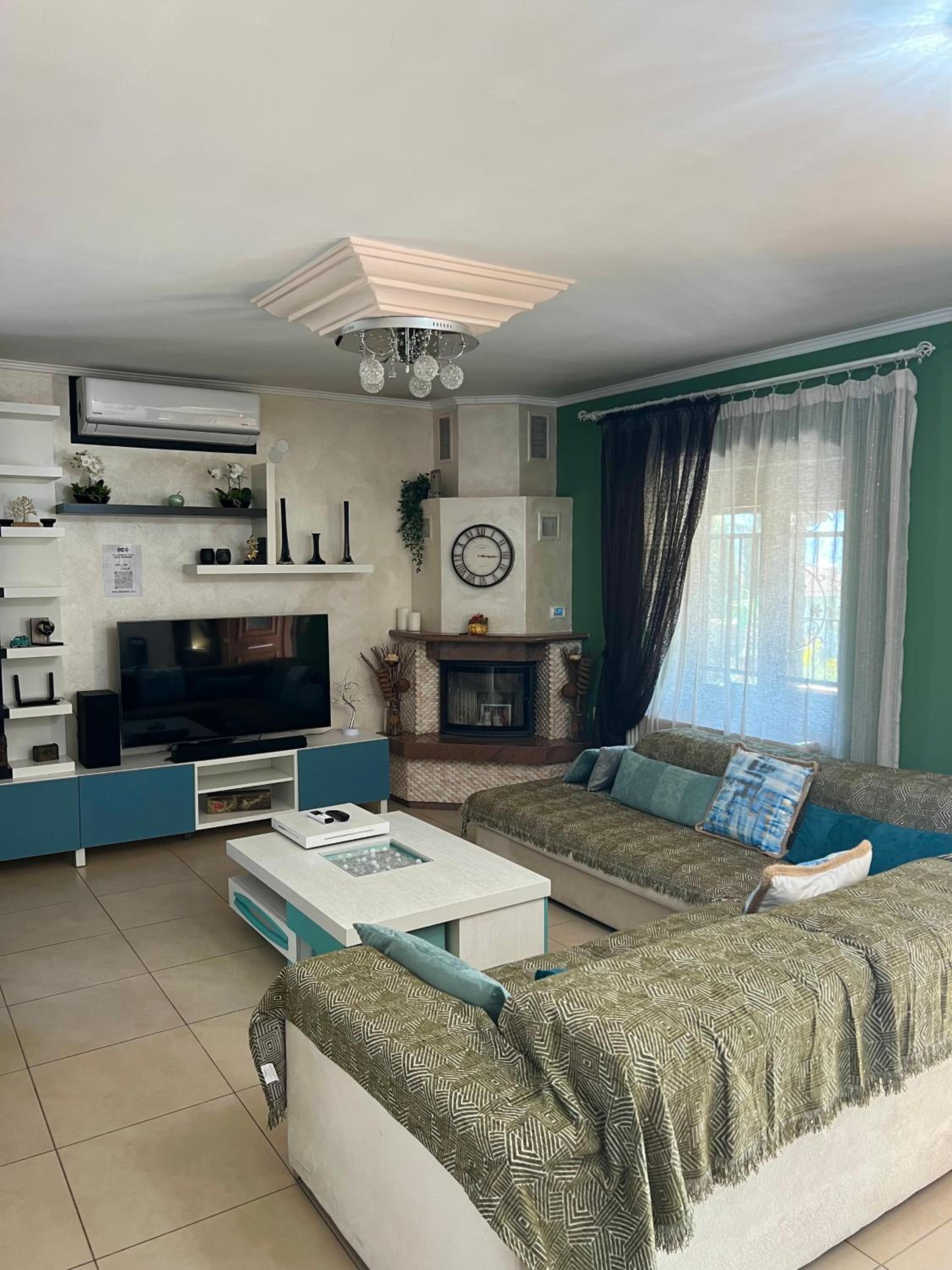 The Streamside Villa