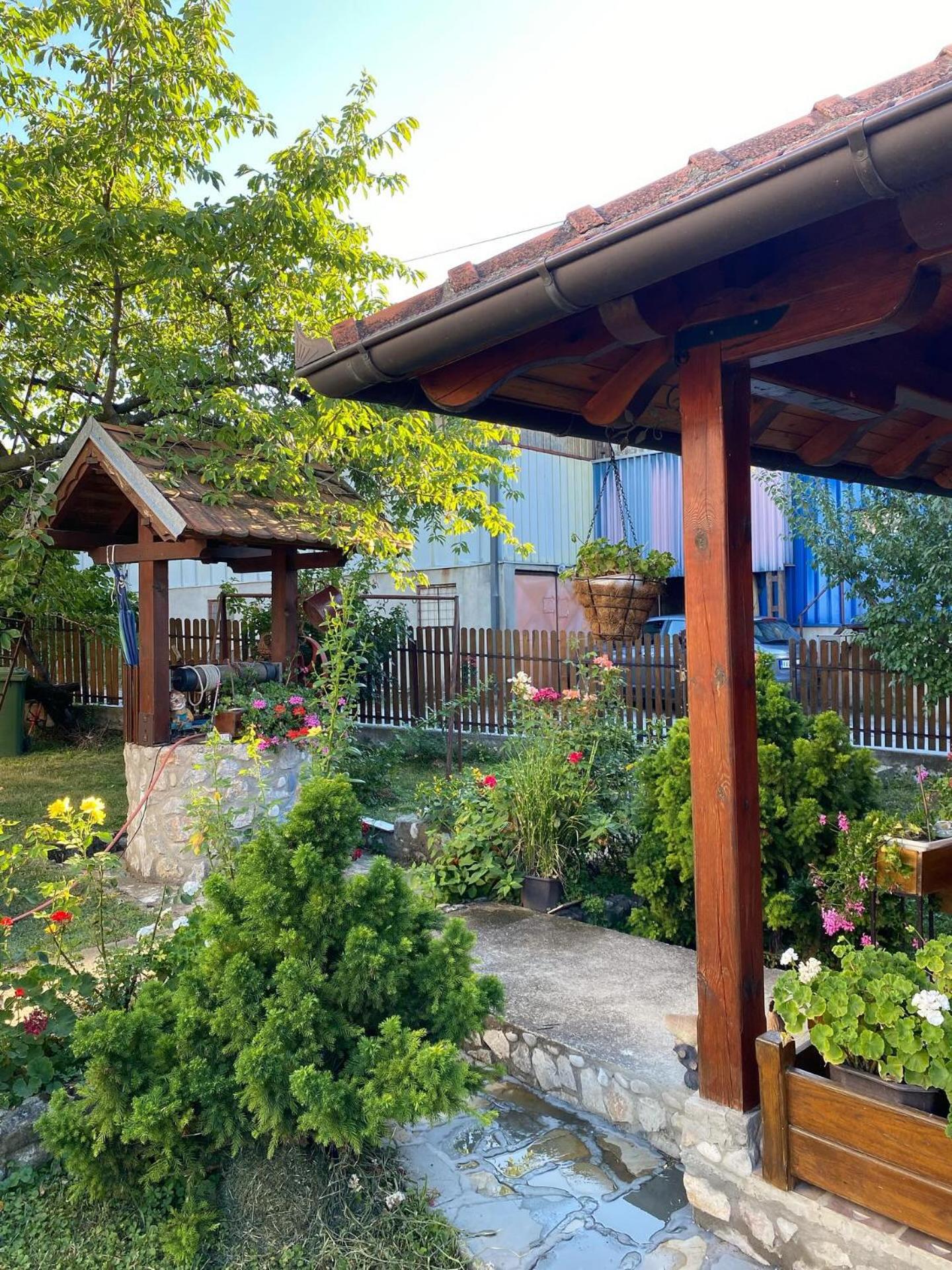 Flowers Cabin view 4