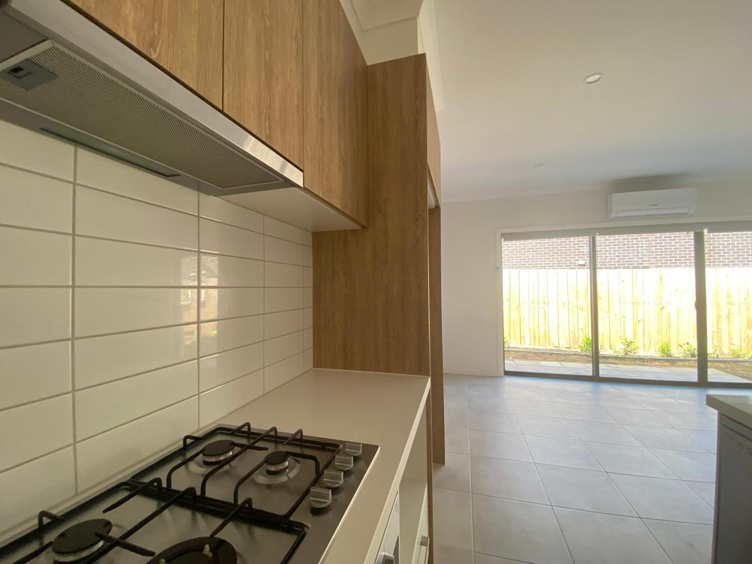 30 Minutes to Airport-3BR-Unfurnished-LUGarage-29G